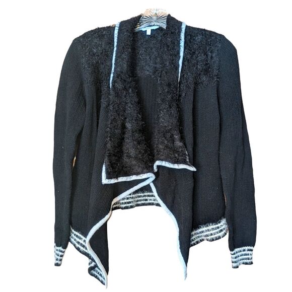 🛍️Candies Black & White Super Soft & Fuzzy Sweater Size Medium - Picture 1 of 3